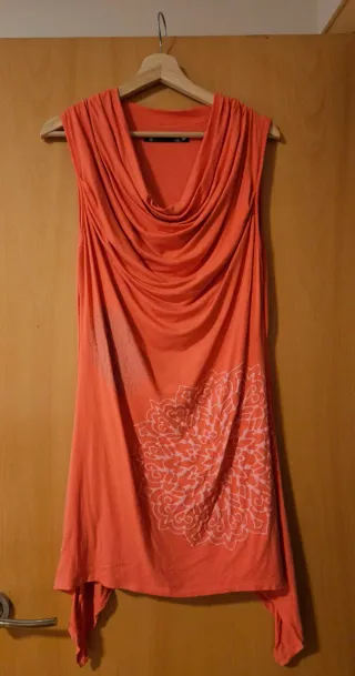 Vestido coral con estampado