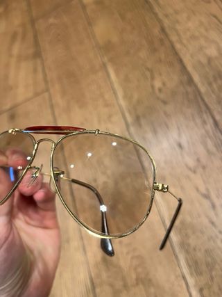 occhiali da sole Ray-Ban modello Aviator