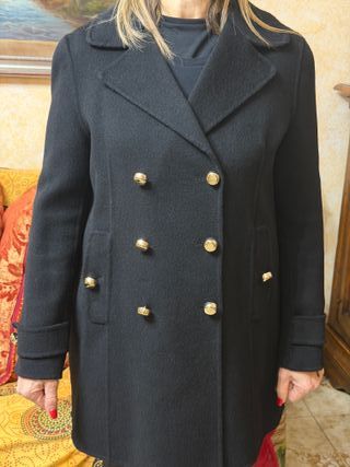 Cappotto Luisa Spagnoli nero con bottoni oro