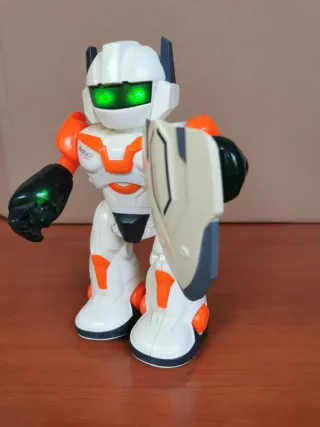 Robot Dominador con Pistola y Escudo