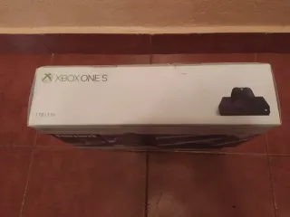 Scatola vuota Xbox One S Fortnite