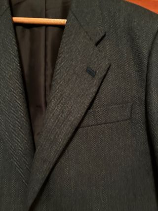 Americana azul con coderas