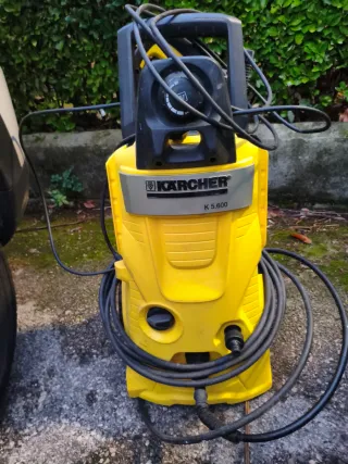 En buen estado + un artículo para poner líquidos