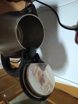 Jarra eléctrica para hervir agua