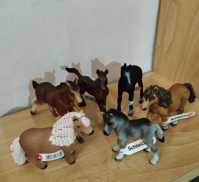 Lote de 6 figuras Schleich: potros y yeguas