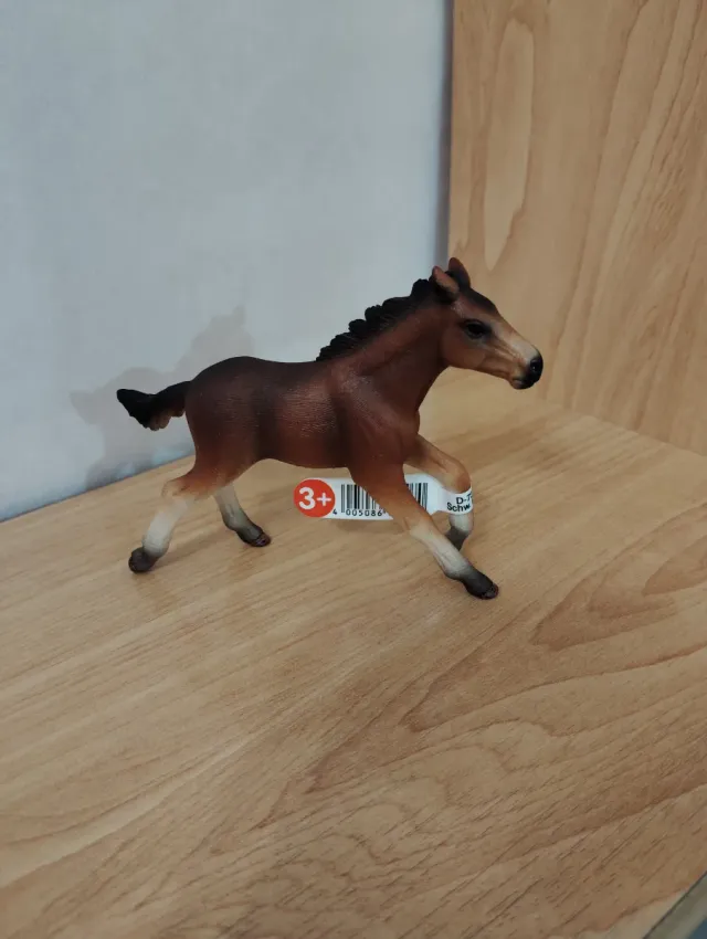 Lote de 6 figuras Schleich: potros y yeguas