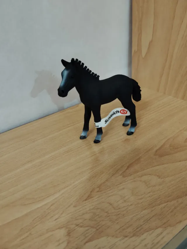 Lote de 6 figuras Schleich: potros y yeguas