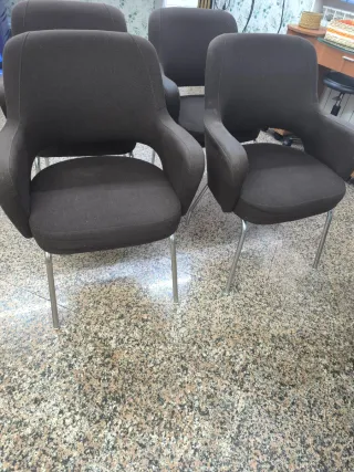 Sedie d'attesa per ufficio confidenziale