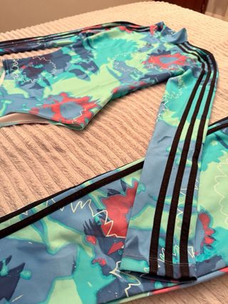 Conjunto Adidas Body y Leggings Estampado