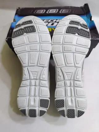 Zapatillas Skechers Talla 41 Blancas y Plateadas