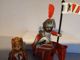 Playmobil Caballeros con Escudo y Bandera