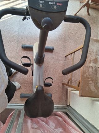 Bicicleta estática para ejercicio