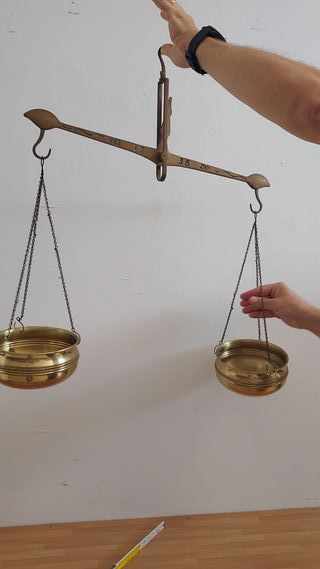 Bilancia Vintage a Bracci - Ottone e Bronzo