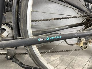 Bicicleta 28 Negra con Cesta