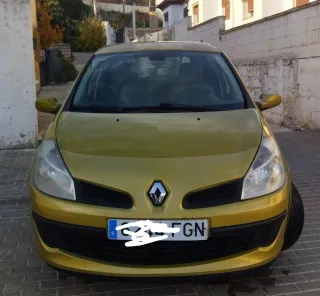 Renault Clio 2006. Tlf . 607545109