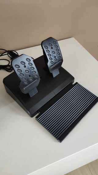 Volante HORI RWA per PS4/PS3 con accessori