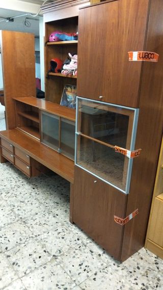 Librería de diseño madera y cristal