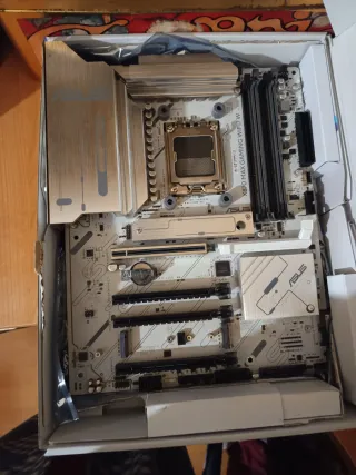 Placa Base ASUS X870 MAX Gaming WIFI