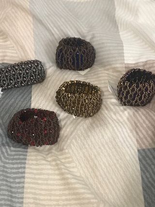 Pulseras/Brazaletes con etiqueta