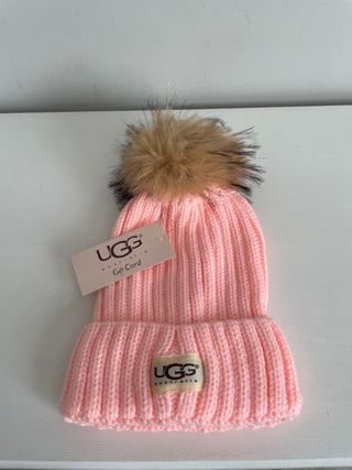 Gorro UGG rosa con pompón