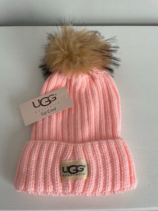 Gorro UGG rosa con pompón