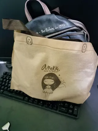 Mochila Anekke beige y gris