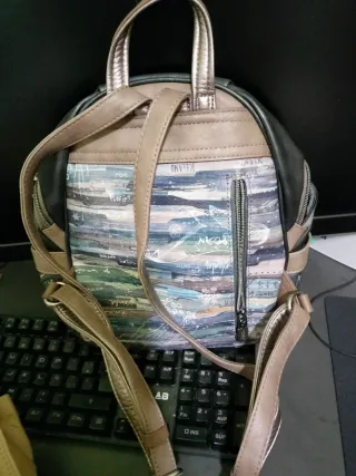 Mochila Anekke beige y gris