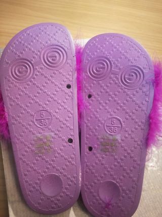 Ciabatte donna Miss Globo con piume fucsia