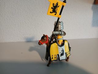 Playmobil Caballero Amarillo