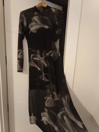 Vestido negro estampado flores semitransparente