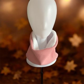 Braga de cuello rosa y blanco