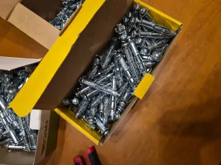 Tasselli metallici per cartongesso + pistola