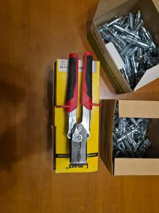 Tasselli metallici per cartongesso + pistola