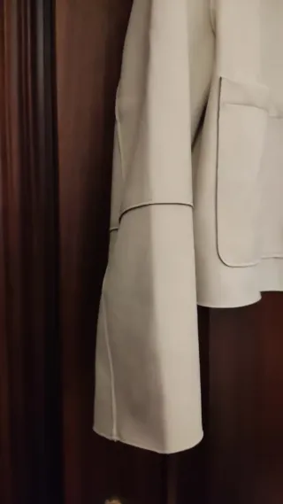 Chaqueta corta beige imitación ante