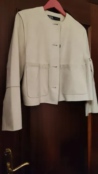 Chaqueta corta beige imitación ante