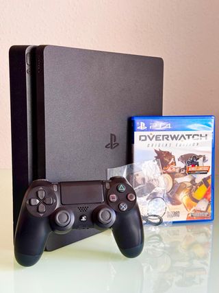 PS4 Slim + 4 Juegos