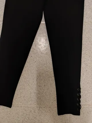 Mallas negras con cordones