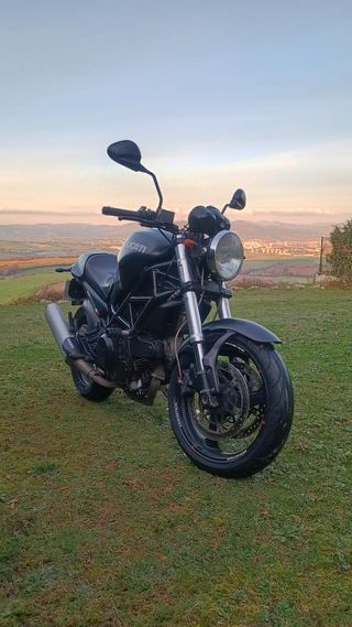 Ducati Monster 695 Negra