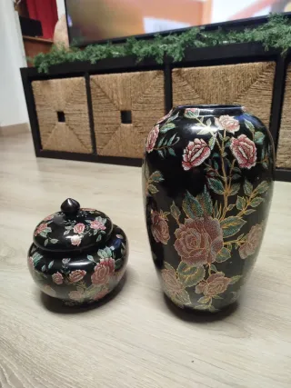 Set di vasi in ceramica cinesi con fiori rosa