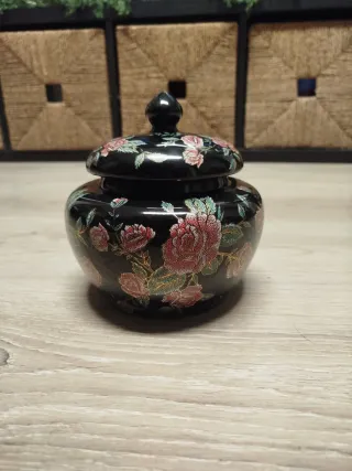 Set di vasi in ceramica cinesi con fiori rosa