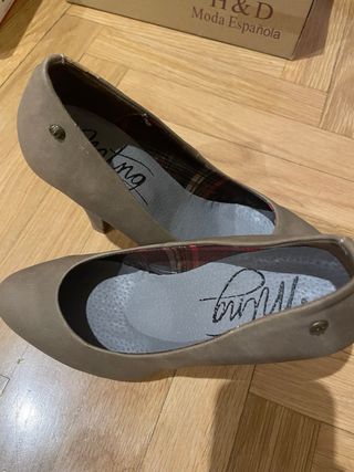 Zapatos Mustang tacón beige talla 36