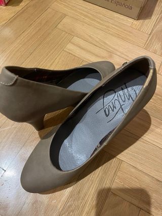 Zapatos Mustang tacón beige talla 36