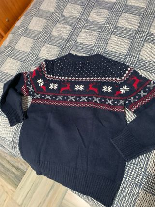 Jersey H&M niño reno talla 7-8 años