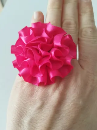 Anillo flor rosa fucsia
