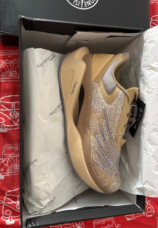 zapatillas beige gris rumnig