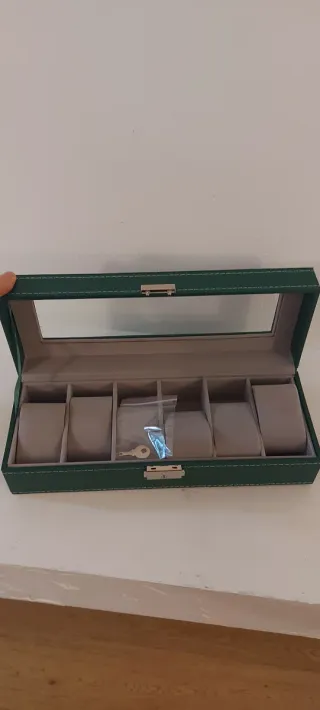 Scatola porta orologi verde
