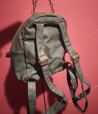 Zainetto con texture effetto pelle di serpente