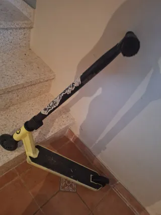 Patín Scooter Amarillo