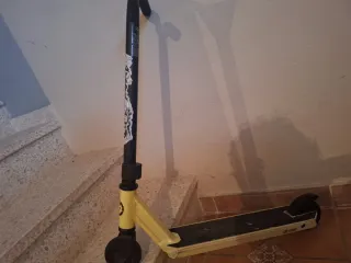 Patín Scooter Amarillo