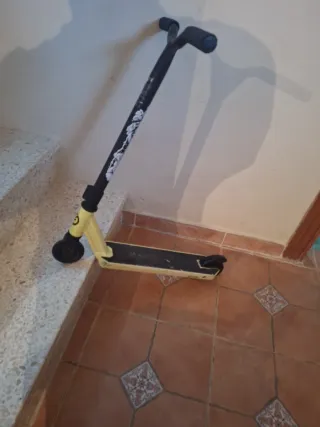 Patín Scooter Amarillo